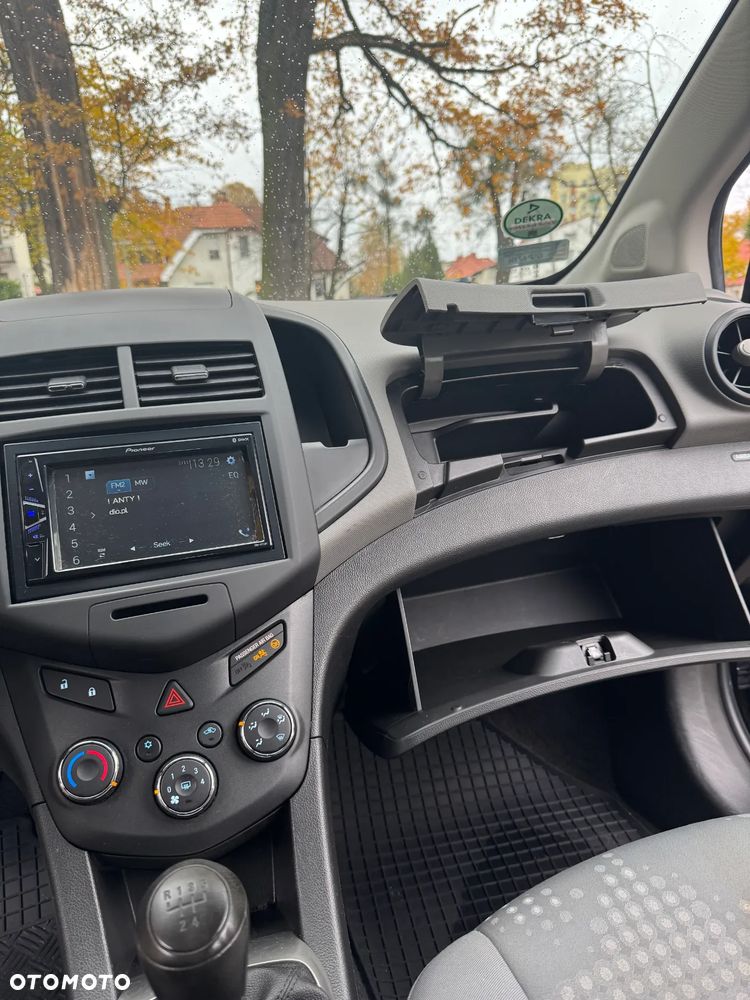 Chevrolet Aveo 1.2 LT - 10