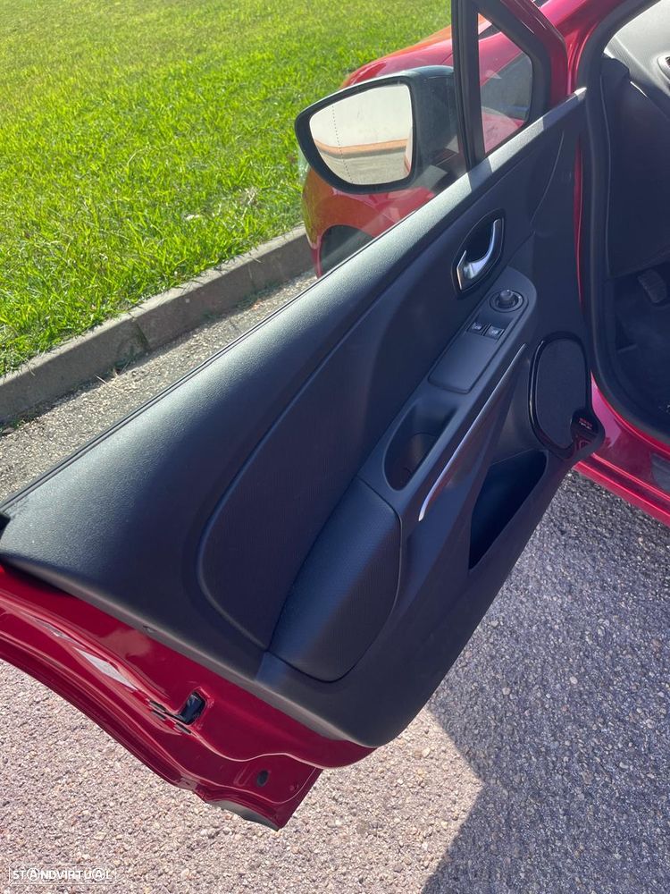 Renault Clio 1.2 16V Confort 130g - 11