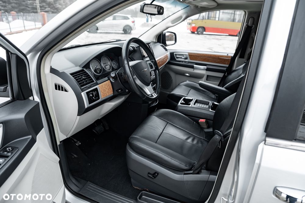 Chrysler Grand Voyager 2.8 CRD Limited - 16