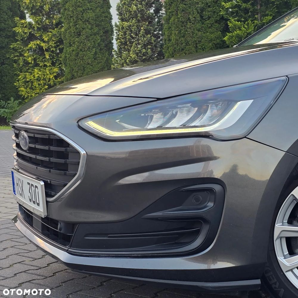 Ford Focus SW 1.0 EcoBoost Hybrid TITANIUM X - 4
