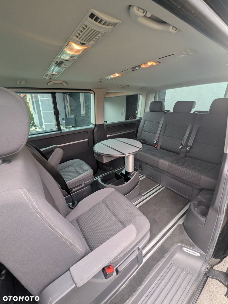 Volkswagen Multivan - 12
