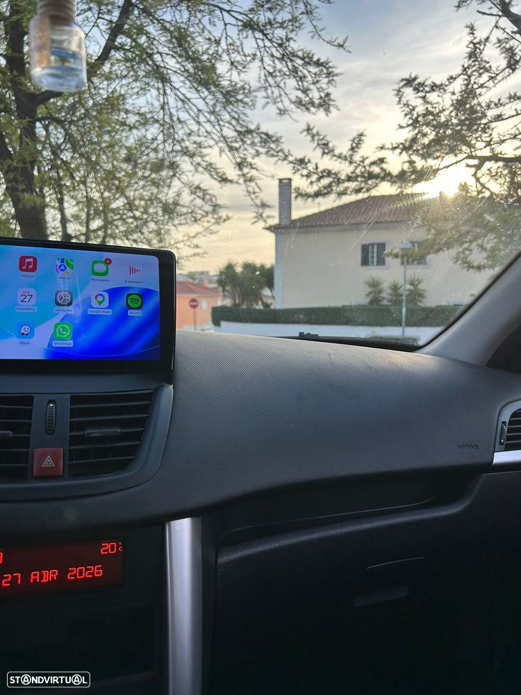 Peugeot 207 1.4 HDi Urban - 9
