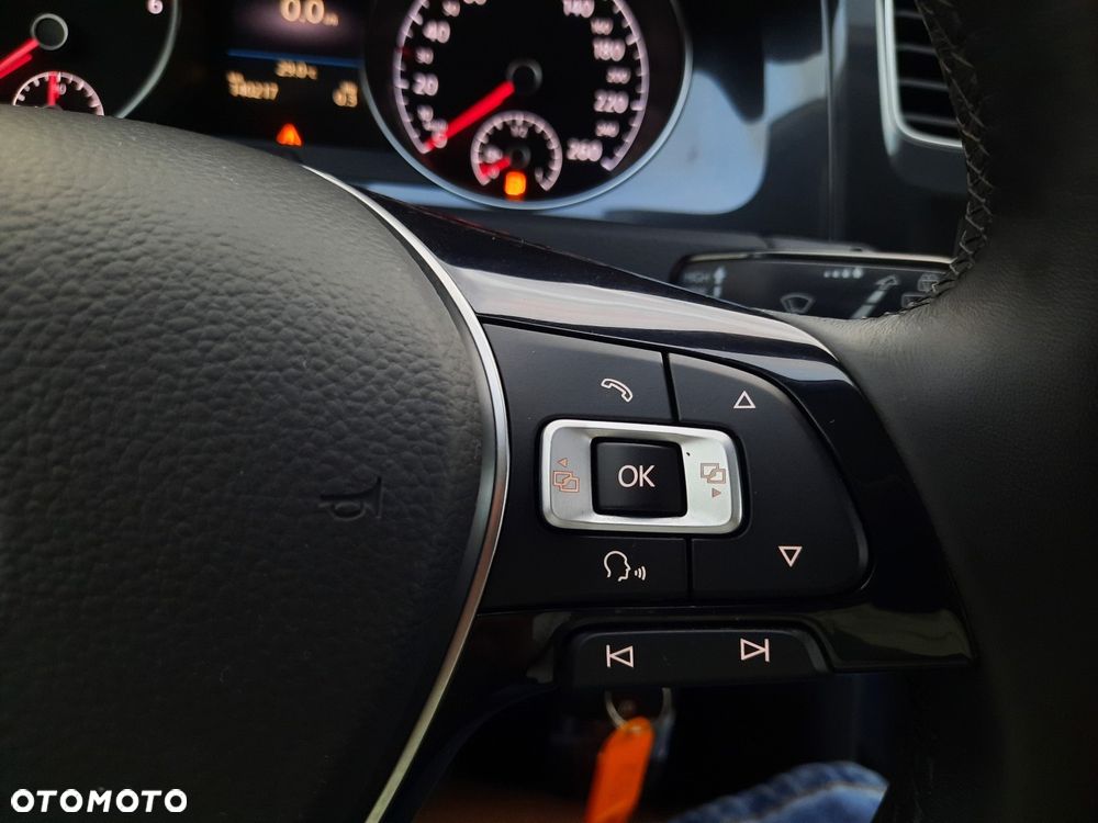 Volkswagen Golf 1.4 TSI BMT Comfortline - 28