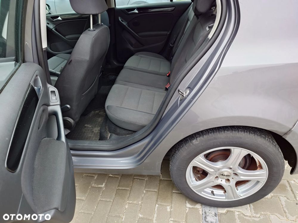 Volkswagen Golf 1.6 Comfortline - 19