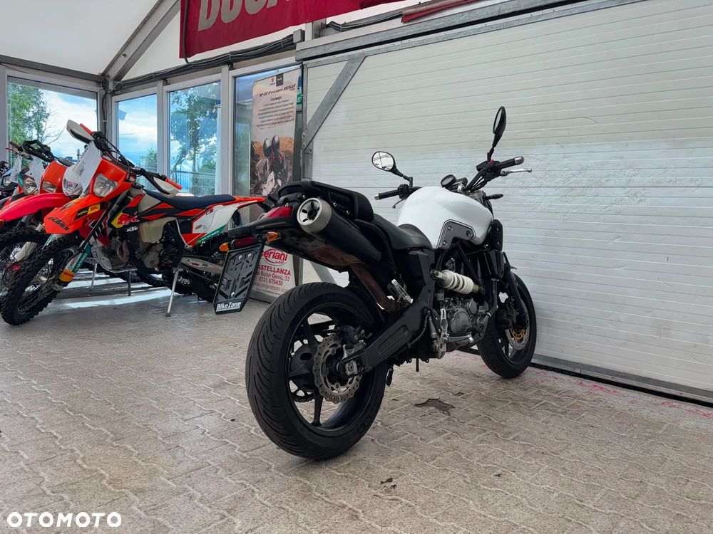 Yamaha MT - 18