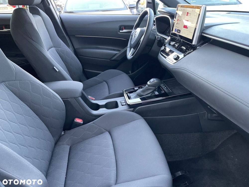 Toyota Corolla Cross - 13