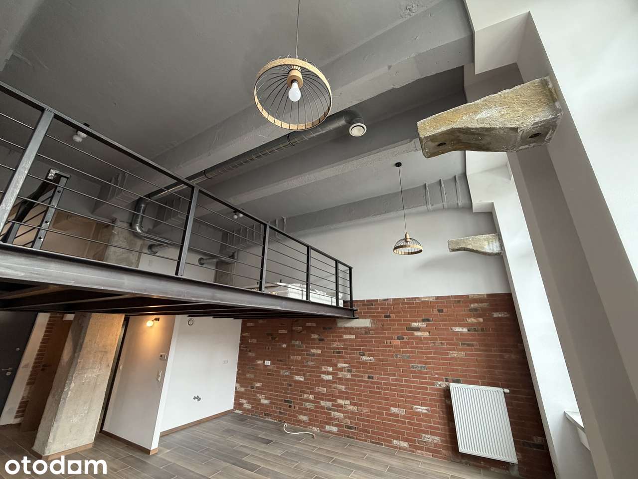 Jasny loft z antresolą w Loftach de Girarda | centrum Żyrardowa