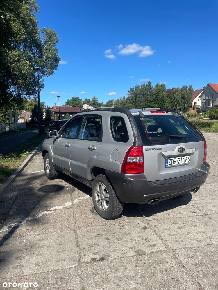 Kia Sportage 2.0 CRDi Tour - 3
