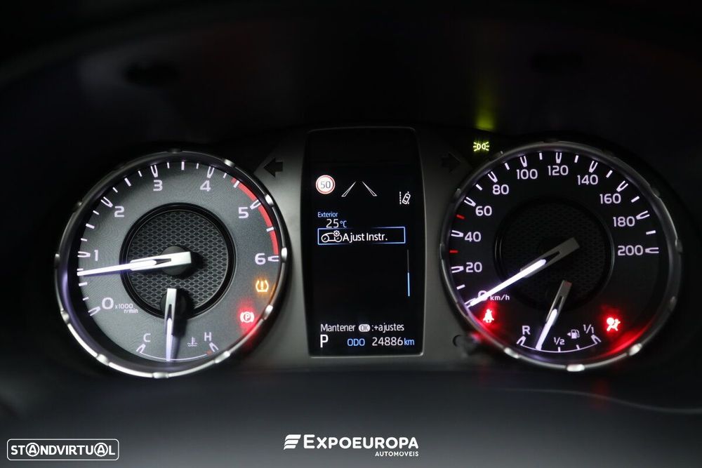 Toyota Hilux 2.4 D-4D 4WD CD CH Aut. - 9