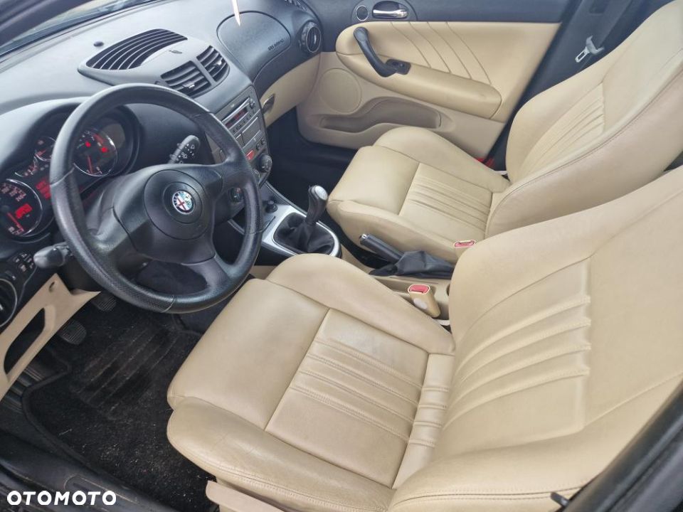 Alfa Romeo 147 1.6 T.S Impression - 11