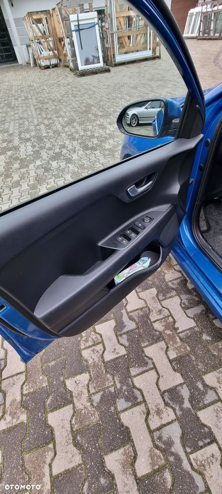 Kia Rio - 16