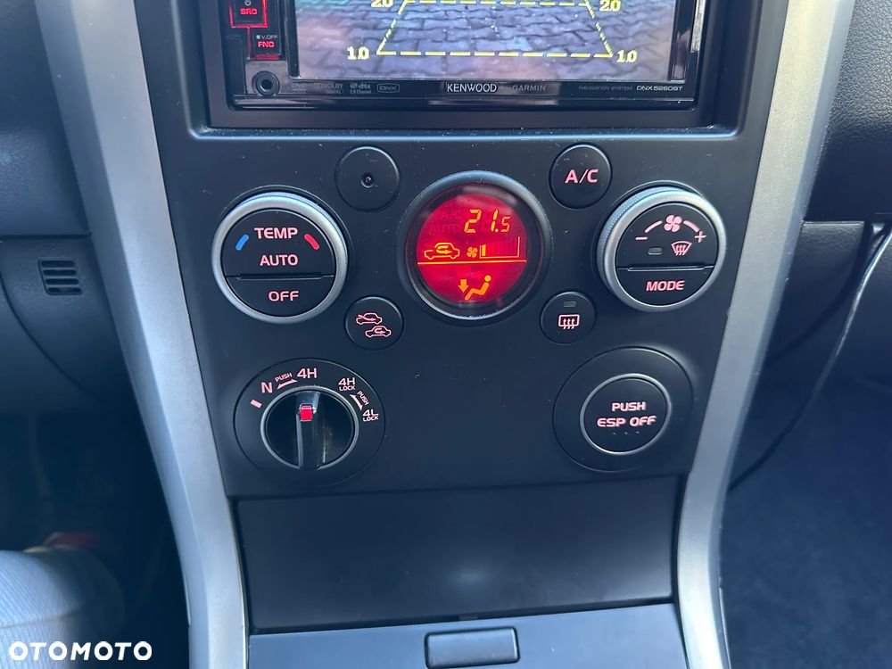 Suzuki Grand Vitara 2.4 De Luxe - 25