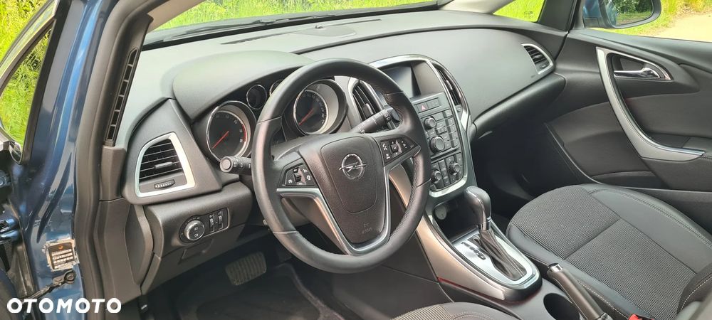 Opel Astra 1.4 T Cosmo - 14
