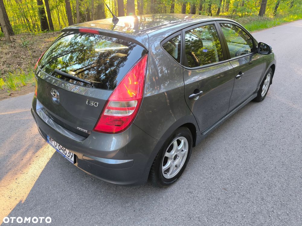 Hyundai i30 1.6 CRDi Classic + - 10