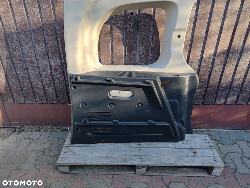 MERCEDES CITAN W415 BOCZEK BAGAŻNIKA LEWY TYŁ - 2