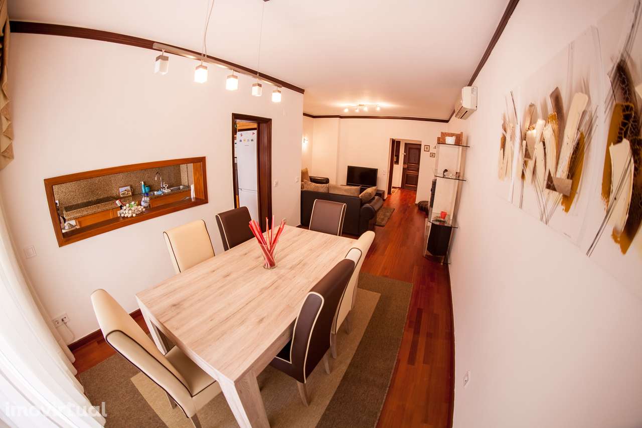 T2 ( quarto Casal + quarto interno 2 camas) piscina e garagem Estoril - Grande imagem: 3/18