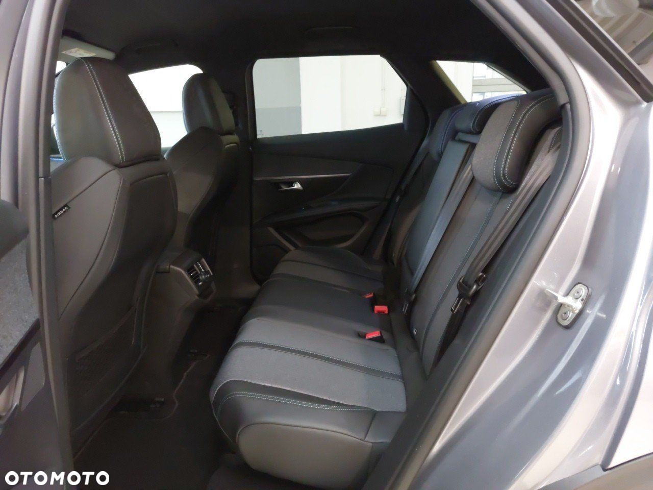 Peugeot 3008 1.2 PureTech Allure Pack S&S EAT8 - 11