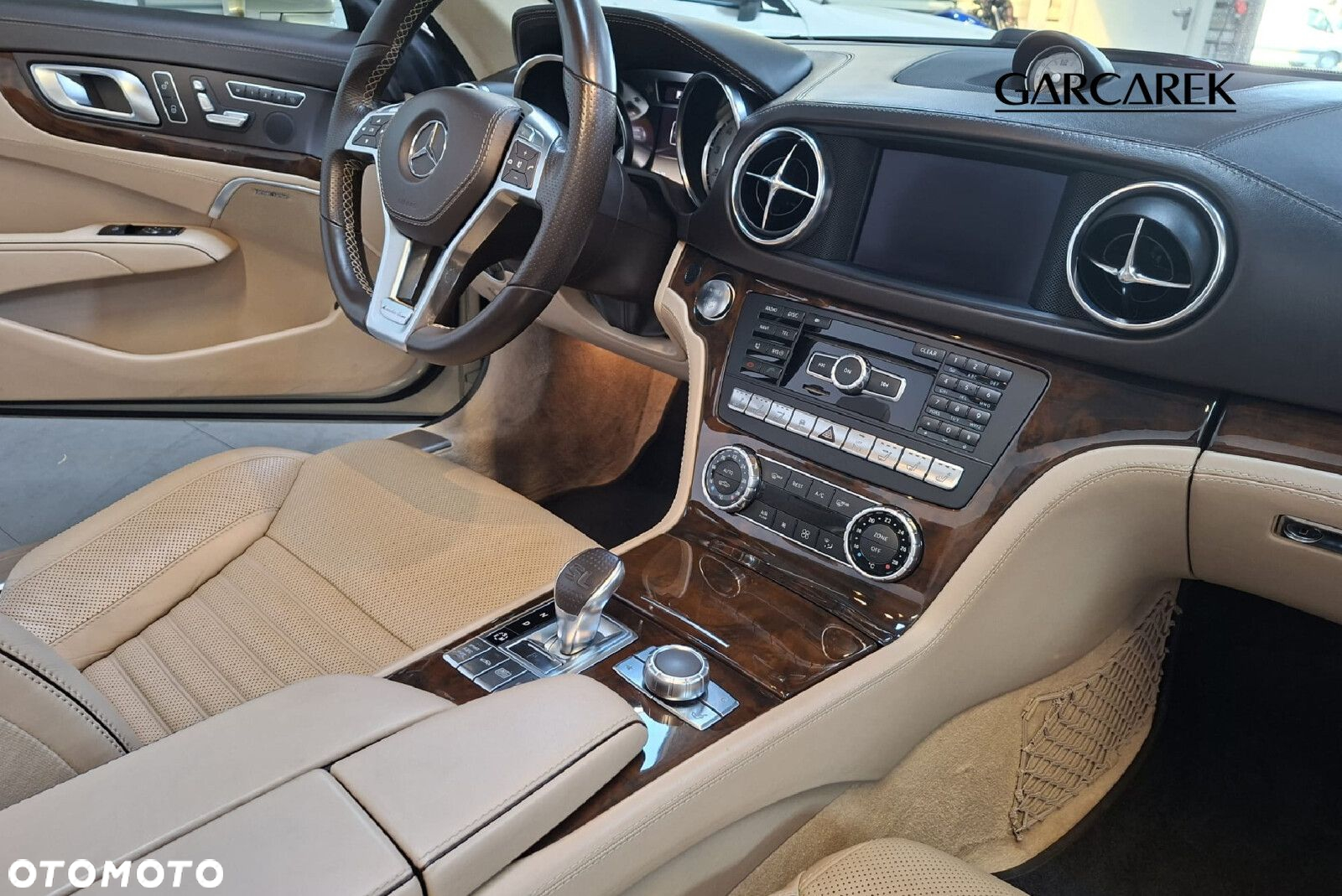 Mercedes-Benz SL - 23