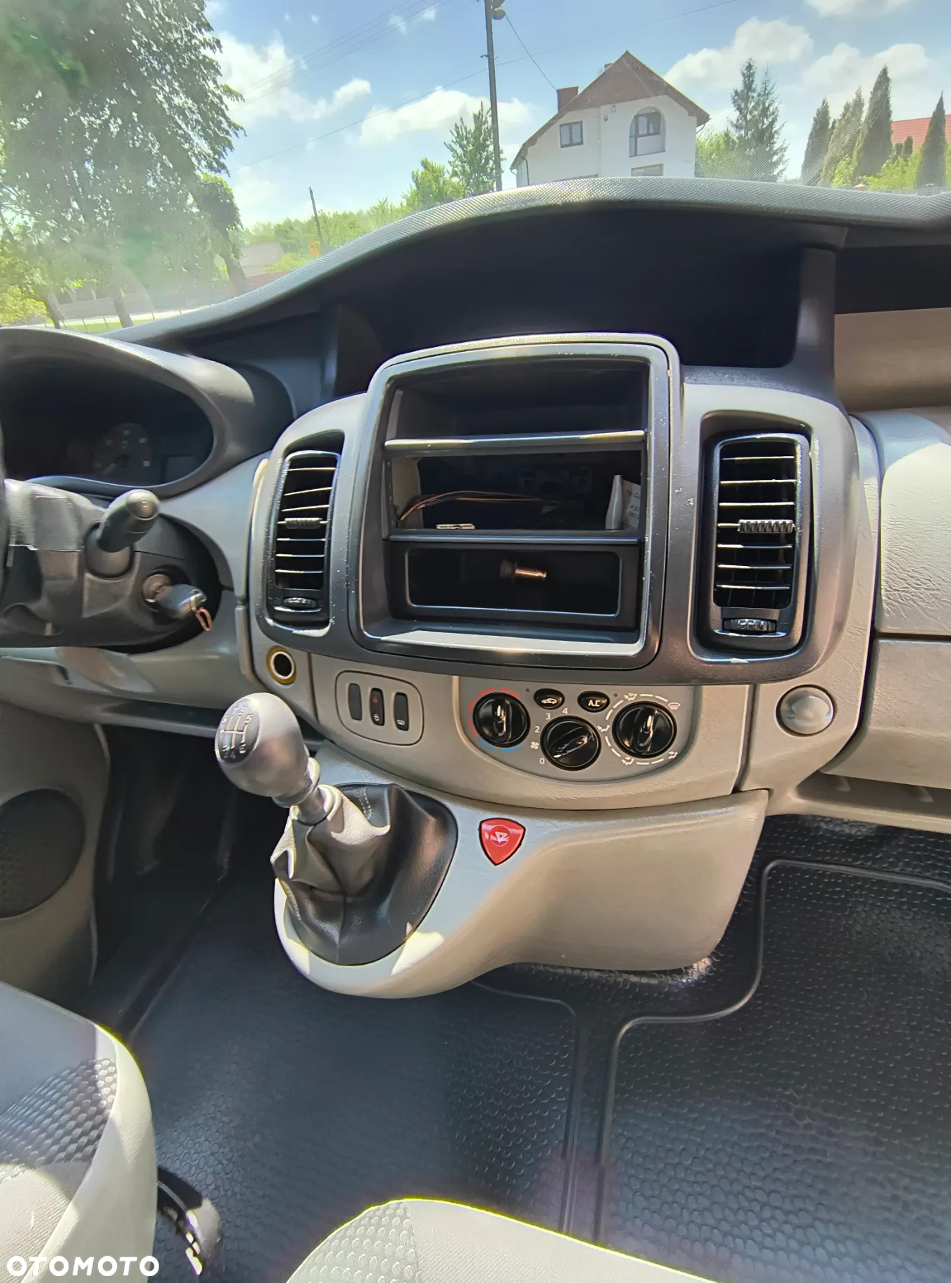 Opel Vivaro - 13