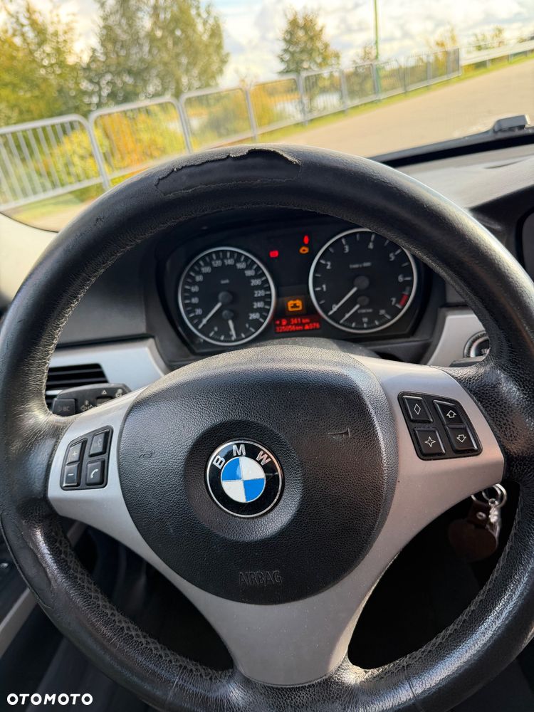 BMW Seria 3 320i - 21
