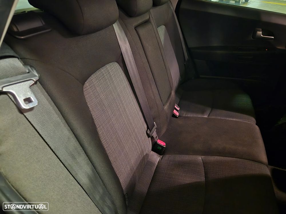 Kia Ceed SW 1.4 CVVT LX ISG - 37