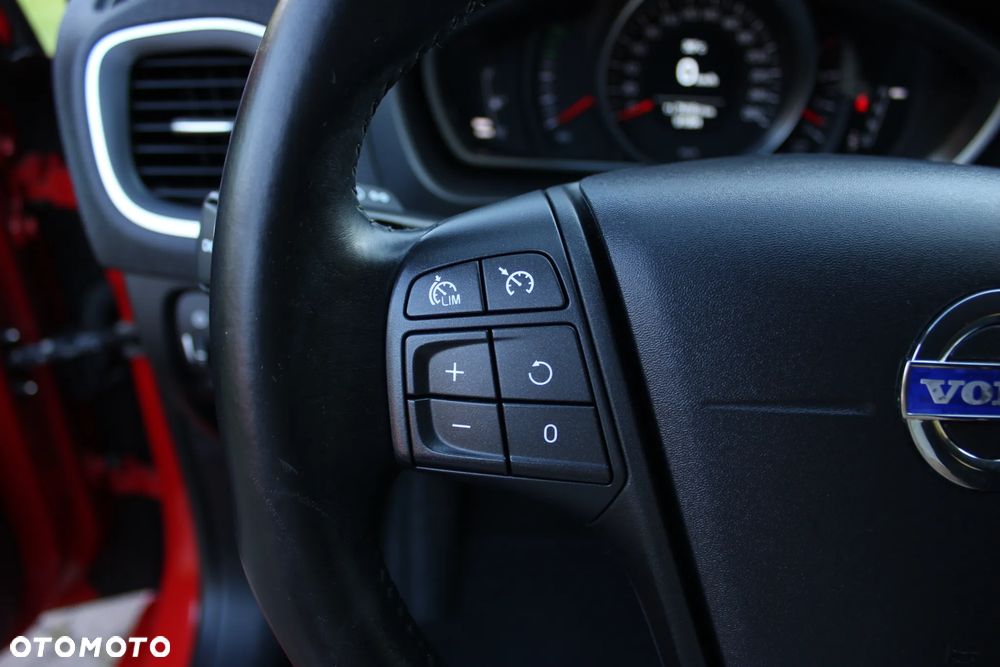 Volvo V40 D2 Momentum - 26