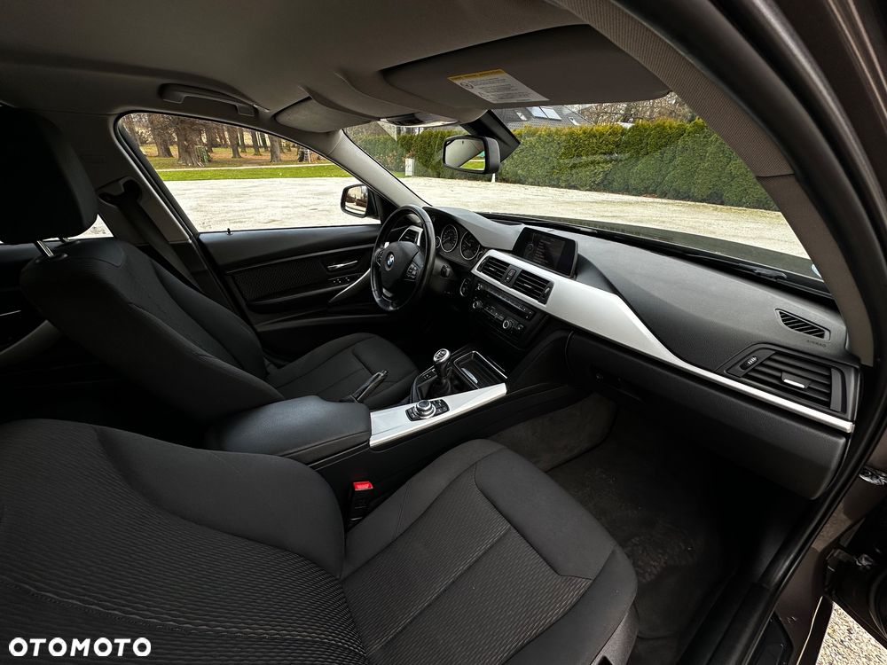 BMW Seria 3 320d - 13