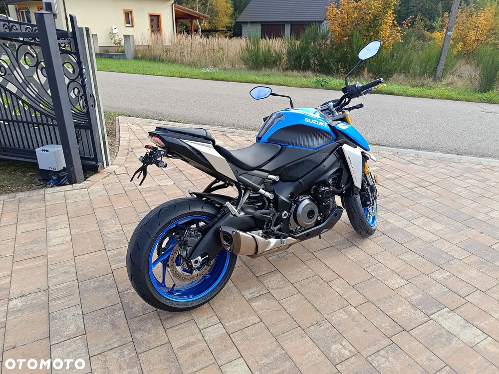 Suzuki GSX 1000 - 28