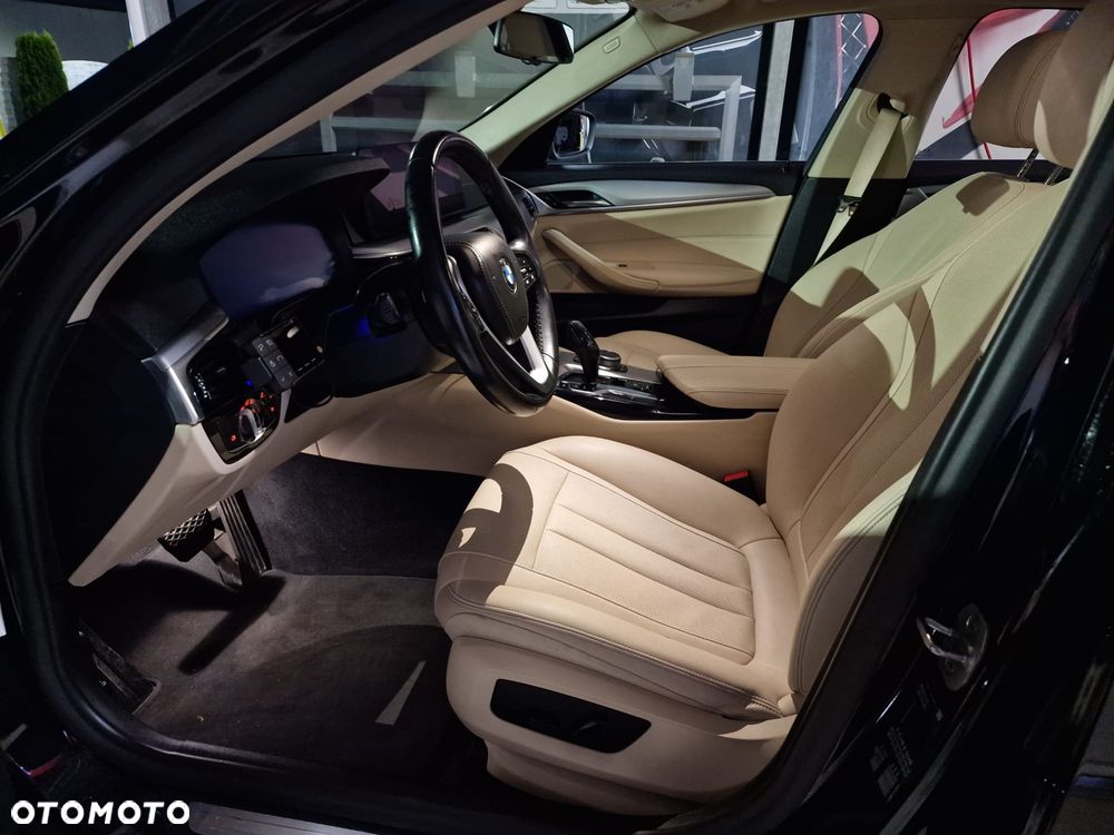 BMW Seria 5 518d mHEV Luxury Line - 16