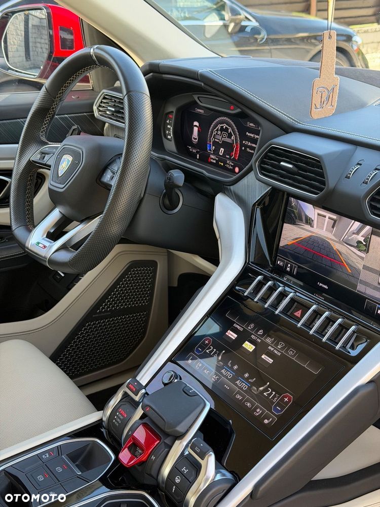 Lamborghini Urus - 21