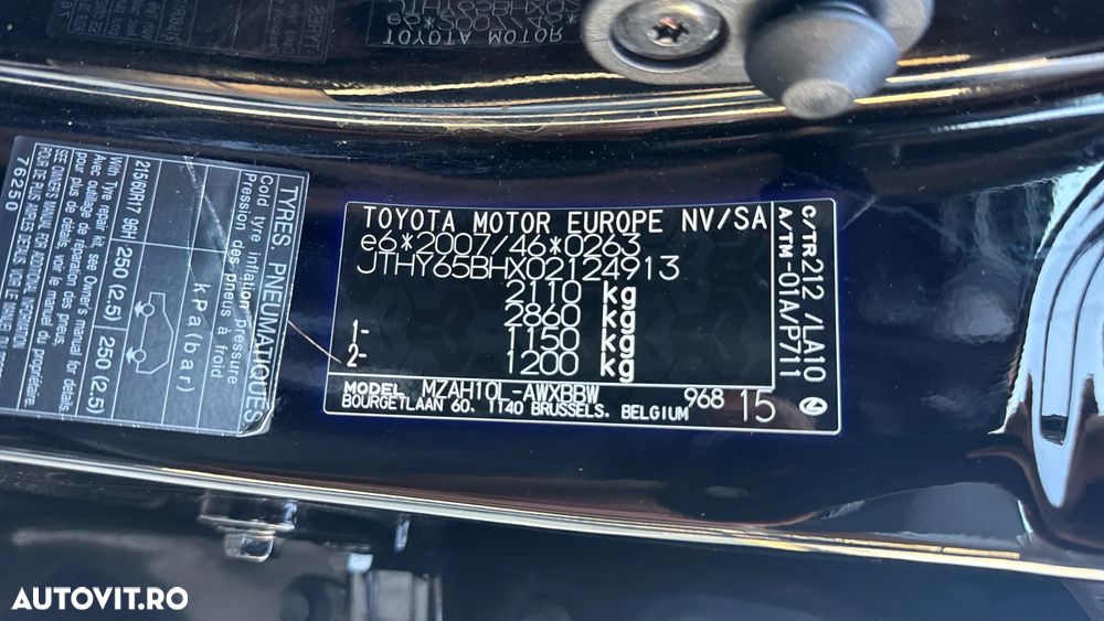 Lexus UX 250h FWD Executive - 40