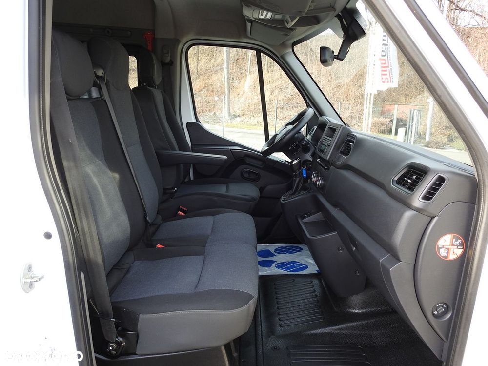 Renault MASTER FURGON BRYGADÓWKA  7 MIEJSC TEMPOMAT KLIMATYZACJA LEDY  135KM - 36