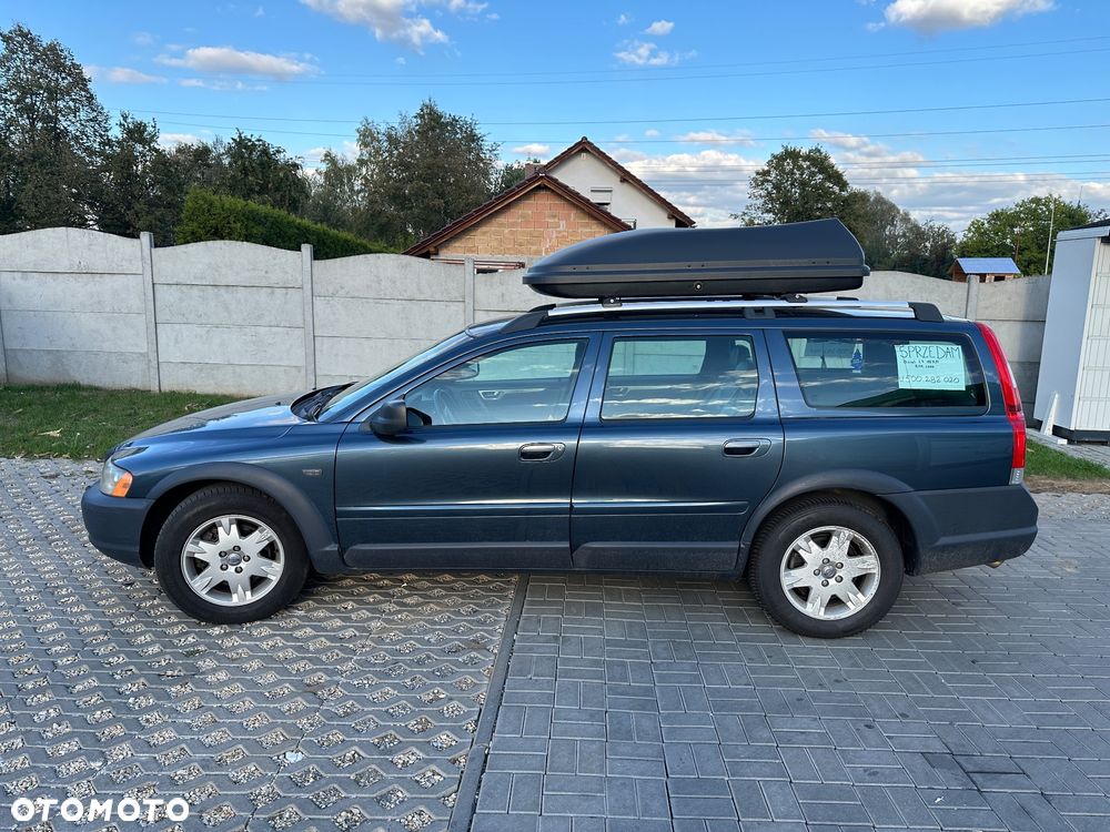 Volvo XC 70 D5 AWD Momentum - 4