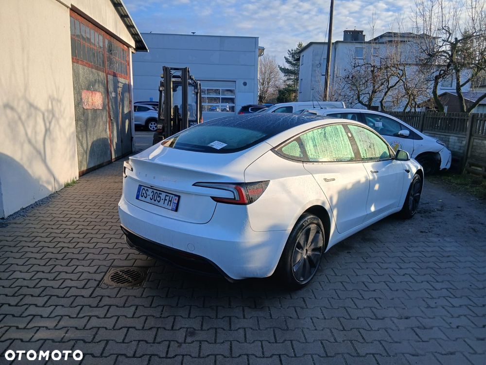 Tesla Model 3 RWD - 3