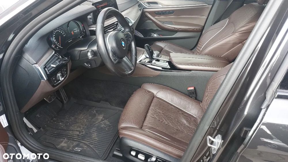 BMW Seria 5 540i xDrive Luxury Line - 7