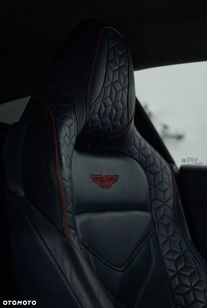 Aston Martin DBS Superleggera - 14
