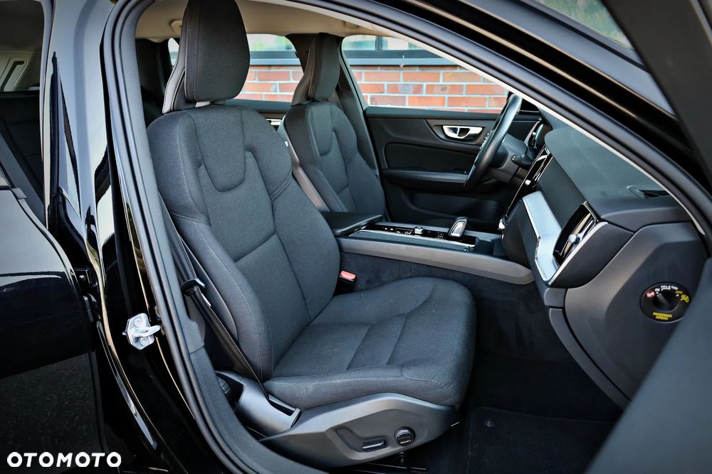Volvo V60 B4 D Momentum - 19