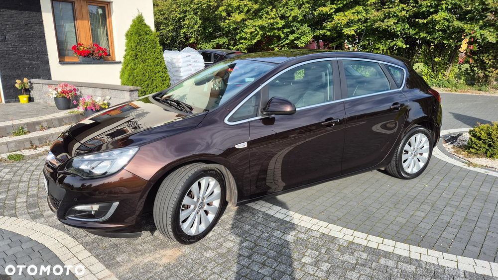 Opel Astra IV 1.4 T Cosmo - 2
