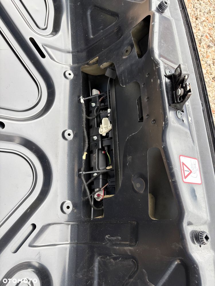 Klapa bagażnika Mercedes SLK R172 - 6