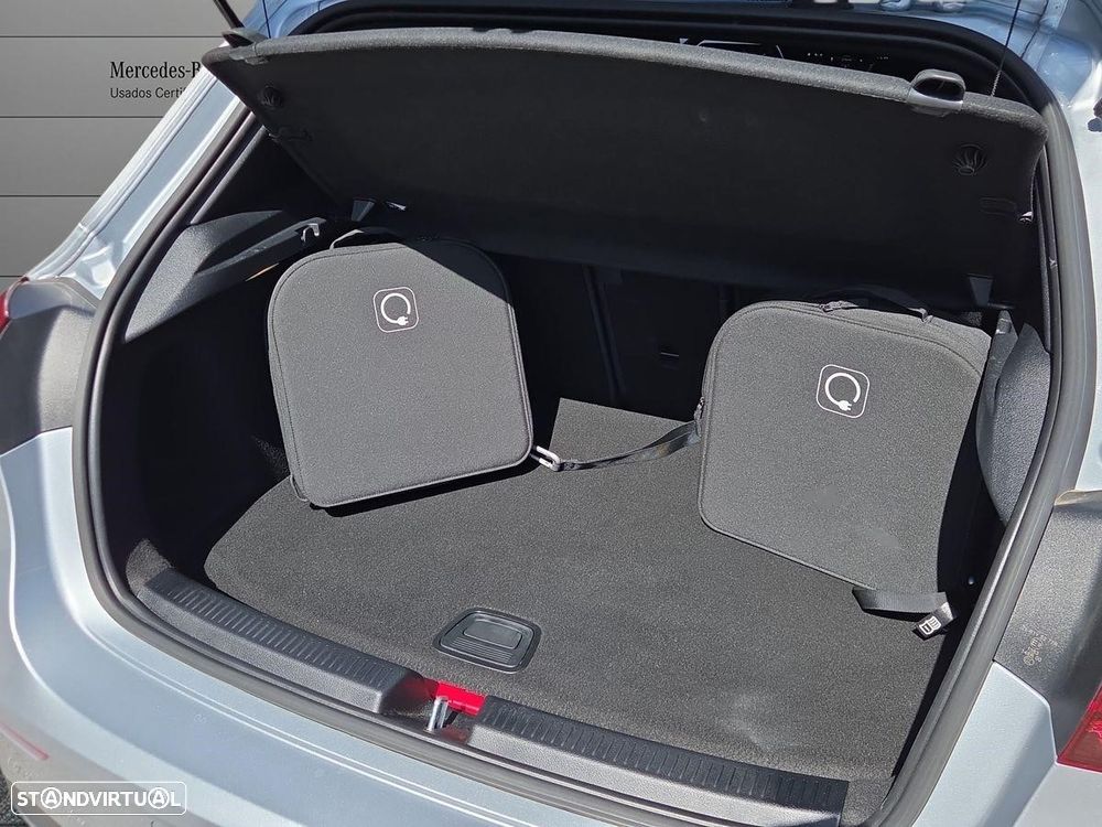 Mercedes-Benz A 250 e 8G-DCT AMG Line - 25