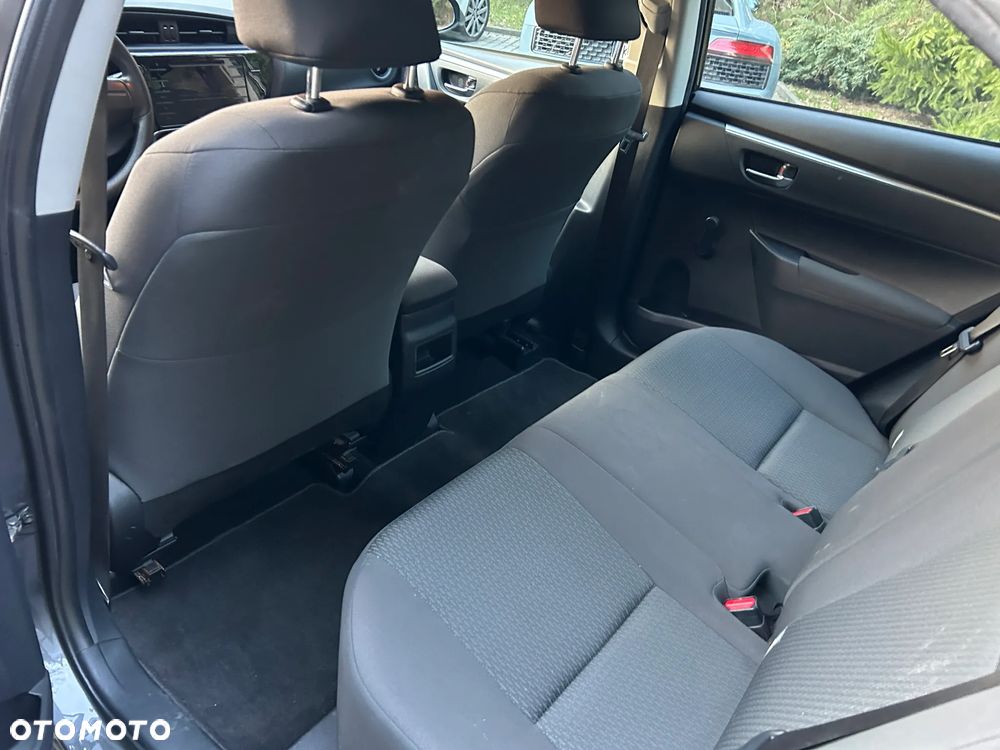 Toyota Corolla 1.6 Executive - 11