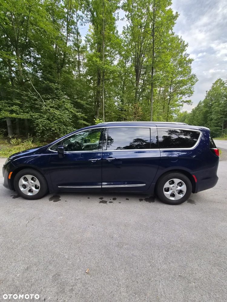 Chrysler Pacifica - 9