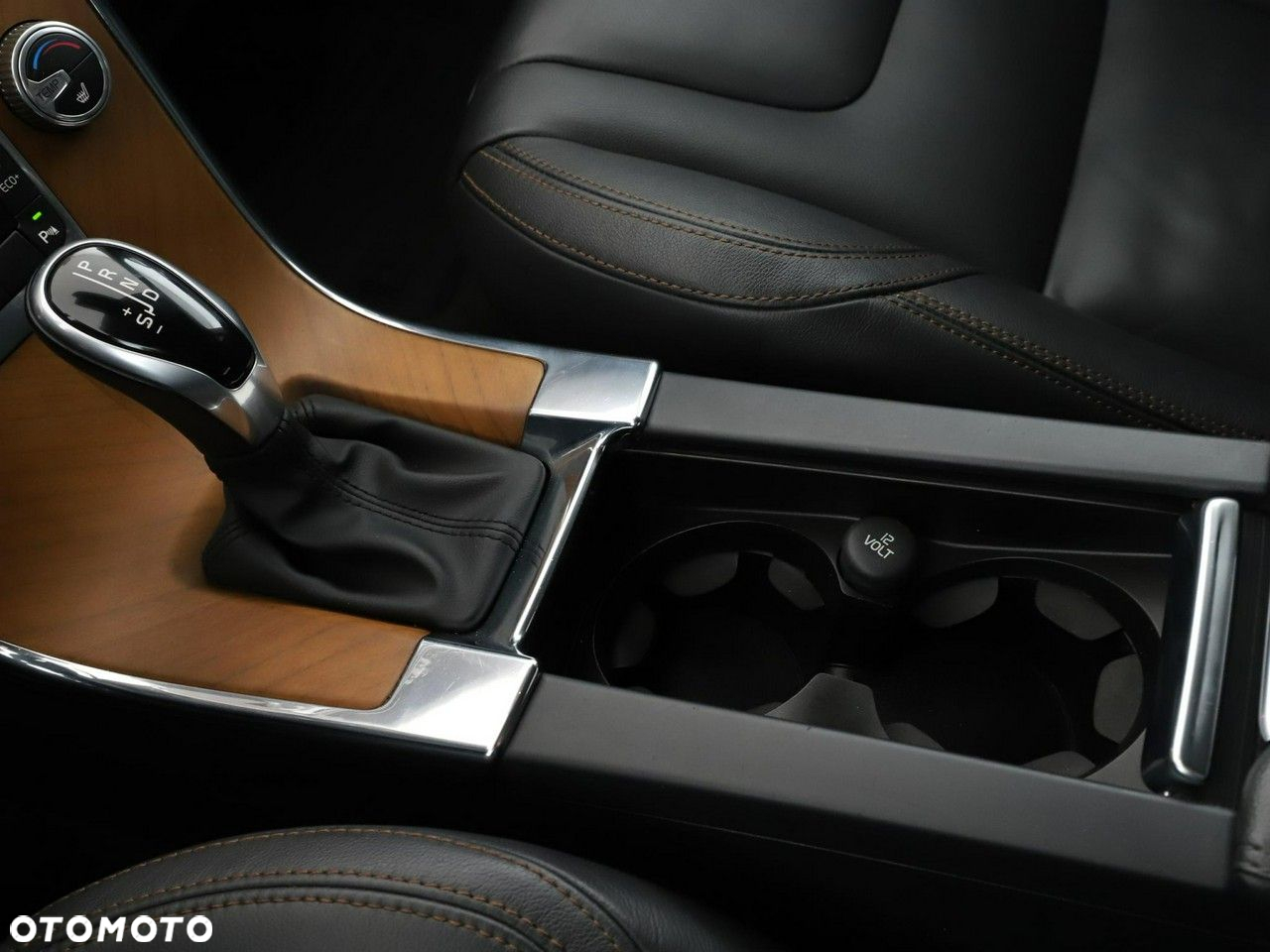 Volvo XC 60 D3 Geartronic Momentum - 28