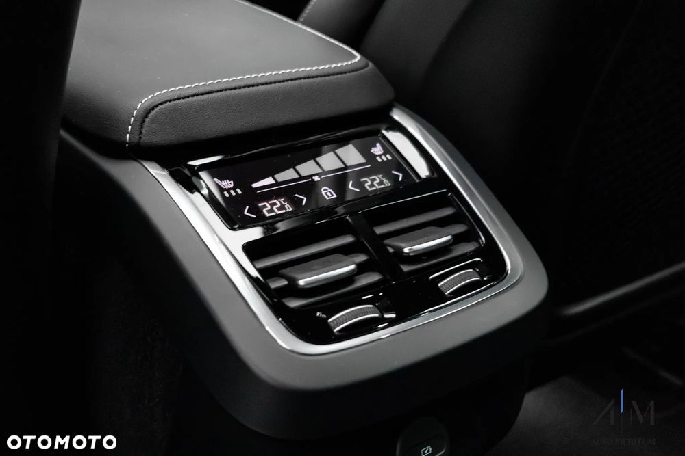 Volvo S60 B5 B AWD Ultimate Dark - 33