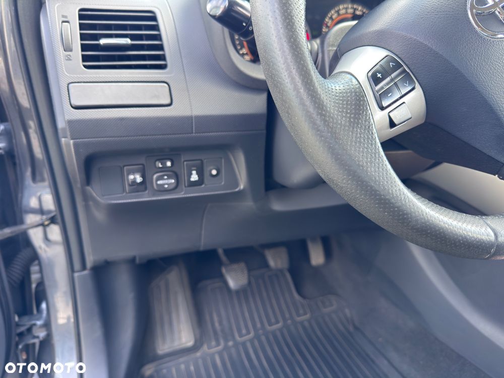 Toyota Auris 1.4 D-4D Luna - 8