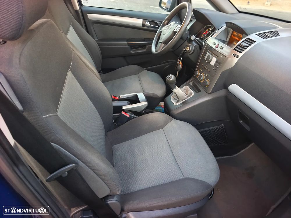 Opel Zafira 1.9 CDTi Enjoy - 19
