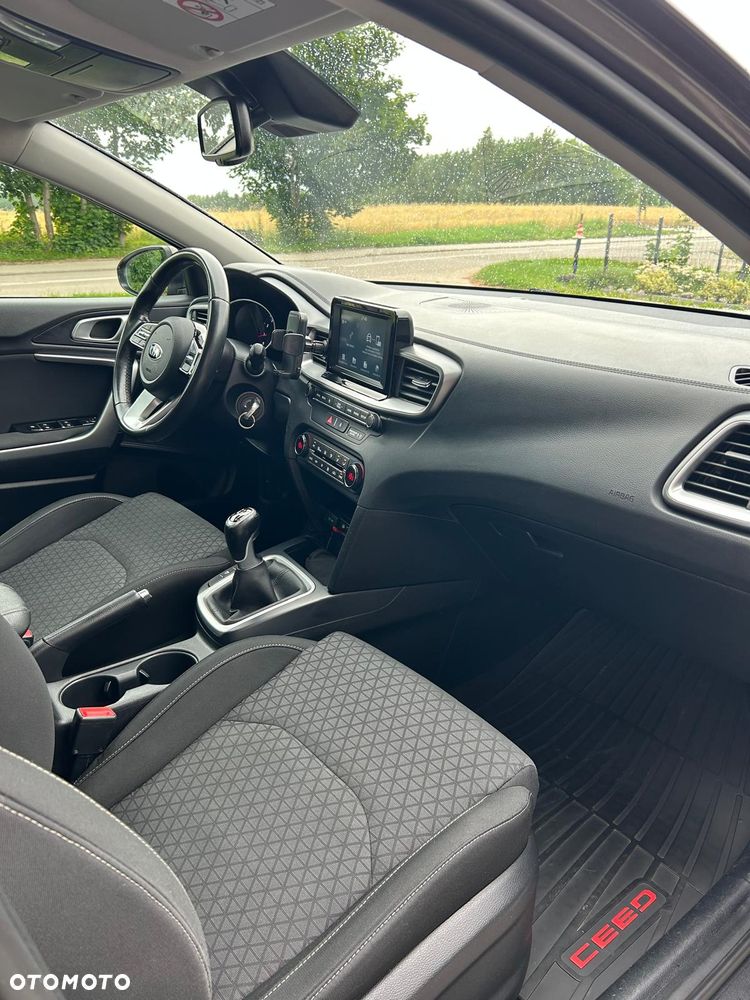 Kia Ceed 1.4 L - 15