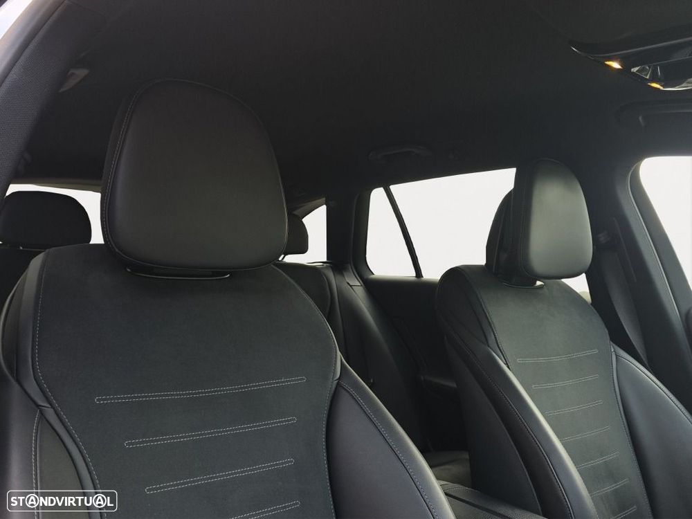 Mercedes-Benz C 300 — fotografia 13