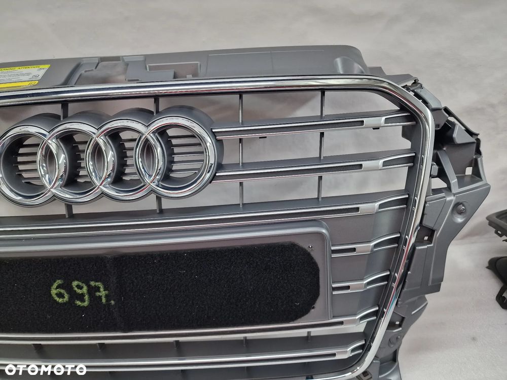 AUDI A3 / S3 8V0 / 8V3 12- ATRAPA / GRILL PRZEDNI PRZÓD , BARDZO ŁADNA , SZARA , NR 8V3853651B/C , NR AUKCJI GL696 (GL697) - 7