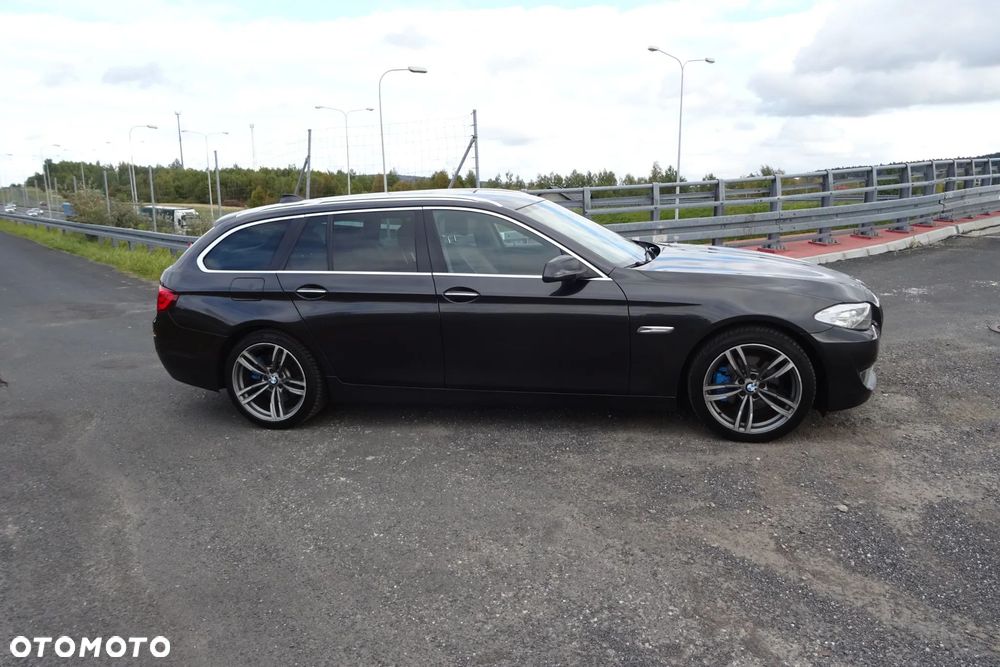 BMW 5 Series 2011 photo 4
